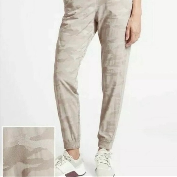 Athleta Brooklyn Textured Camo Joggers Size 10 - Picture 1 of 12